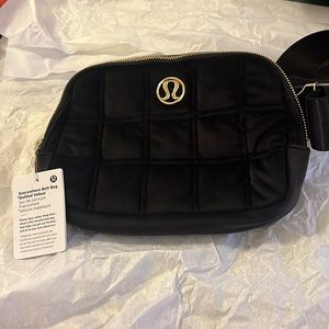 Lululemon Everywhere Belt Bag - Quilted Velour